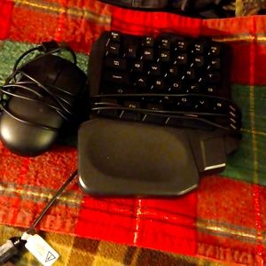 Nwot vibe gaming led one handed mini keyboard and dell mouse